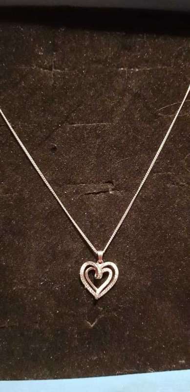 AMAZING STERLING SILVER DOUBLE HEART PENDANT AND NECKLACE