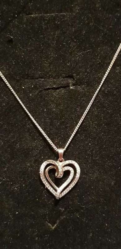 AMAZING STERLING SILVER DOUBLE HEART PENDANT AND NECKLACE