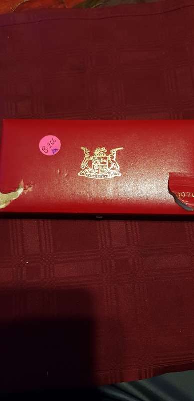1979 LONG PROOF SET WITH SILVER R1 NO GOLD BOX DAMAGED