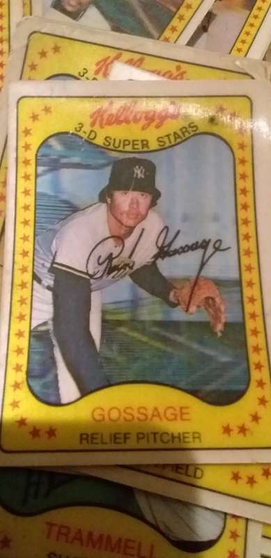 1981 KELLOGG`S 3D BASEBALL CARDS