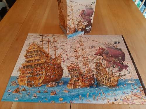 Heye Jigsaw Puzzles - Triangular Box, 1000 Pieces - Corsair, Francois Ruyer - Rare