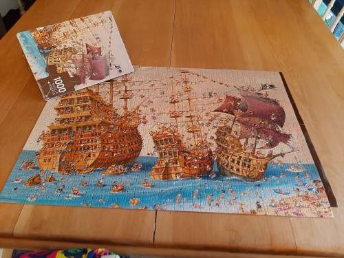Heye Jigsaw Puzzles - Triangular Box, 1000 Pieces - Corsair, Francois Ruyer - Rare