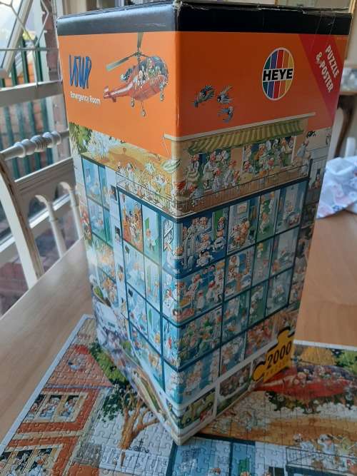 Heye `Emergency Room` 2 000 piece puzzle by Artist Loup