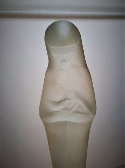 Art Deco glass sculpture of Madonna and baby Jesus designed by Stef Uiterwaal for Leerdam in 1929