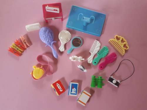 Lot of vintage dolls and accessories