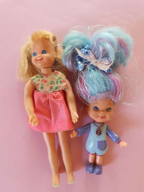 Lot of vintage dolls and accessories
