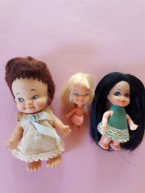 Lot of vintage dolls and accessories