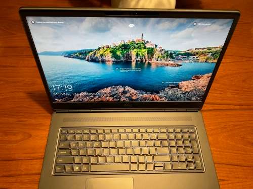 Dell Precision 7760 17inch mobile workstation laptop