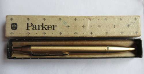 PARKER BALL POINT PEN WITH BOX-THE PEN NEEDS A SPRING REPLACEMENT FOR REFILL TO RETRACT
