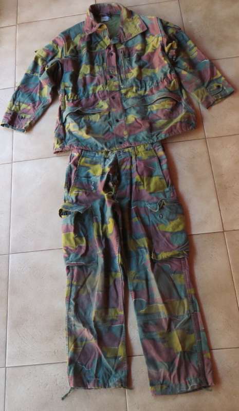 BELGIAN JIG SAW PATTERN CAMO JACKET FROM THE 1990'S-THE JACKET A SIZE MEDIUM-MEASURES 56CM ARMPIT TO