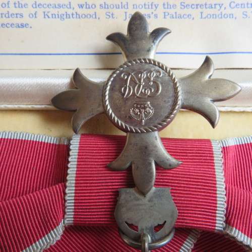 BOXED FULL SIZE MBE BREAST MEDAL TO MISS G.B. SOAMES-GOOD CONDITION