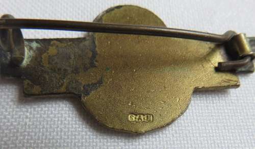 SA WOMEN'S AUX AIR FORCE WINGS 1ST ISSUE-STICKPIN INTACT
