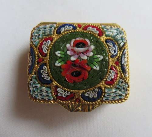 ITALIAN TRINKET BOX-MEASURES 32X 26MM