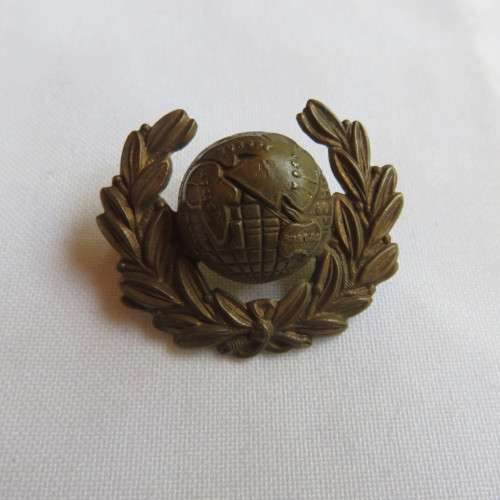 ROYAL MARINES CAP BADGE POST-1958- 2 LUGS