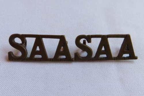 SA ARTILLERY BRASS SHOULDER TITLE PAIR 1934-1950'S-LUGS INTACT