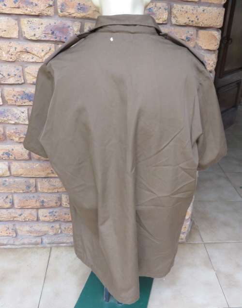 SHORT SLEEVE NUTRIA SHIRT-BELONGED TO A FORMER 1 RECCE MEMBER-ALL QUALIFICATION PATCHES & RANKS -ORI