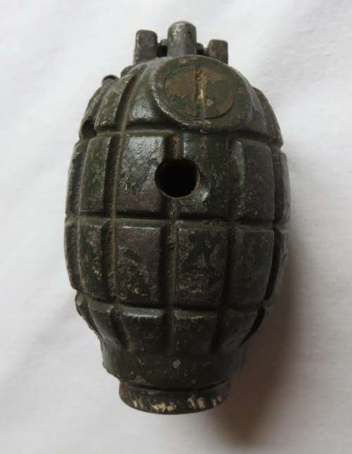 WW2 1941 DATED MILLS MK1 HAND GRENADE-INERT COMPLETE CONDITION-EF ON SIDE OF THE GRENADE