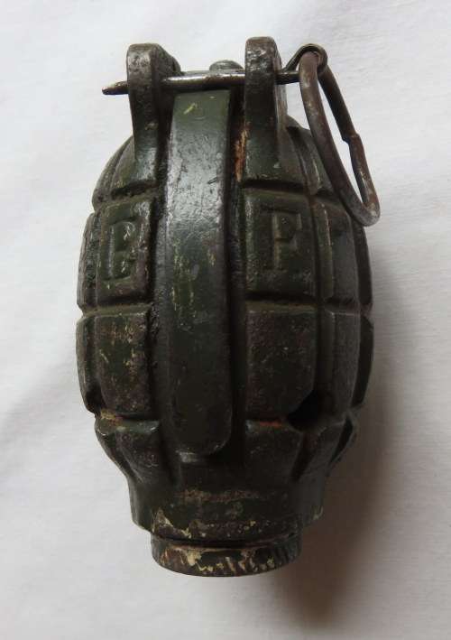 WW2 1941 DATED MILLS MK1 HAND GRENADE-INERT COMPLETE CONDITION-EF ON SIDE OF THE GRENADE