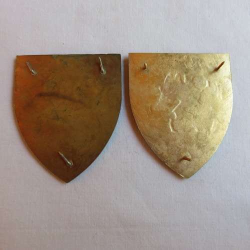 3 SA INFANTRY BATTALION FLASH PAIR- GOLD TYPE -HAVE ALL PINS