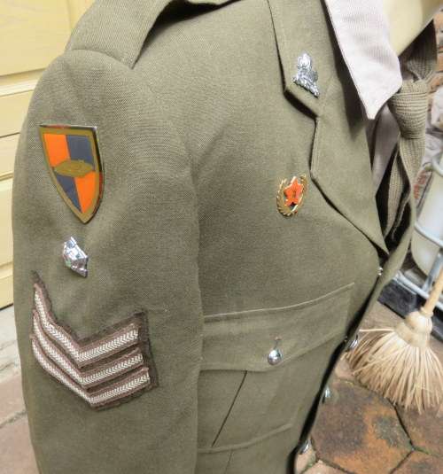 SA ARMOUR STEP OUT UNIFORM-TROUSERS SIZE 32 PIPE LENGTH 83-SHIRT SIZE MEDIUM-JACKET SIZE MEDIUM-MEAS