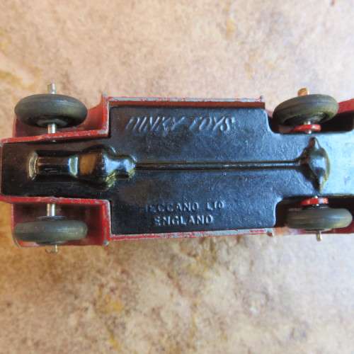 DINKY TOYS FIRE ENGINE MADE BY MECCANO LTD ENGLAND-ORIGINAL PAINT