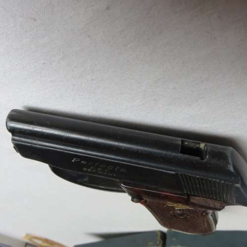 PERFECTA D.B.F. MADE IN GERMANY STARTER PISTOL-LOADS VIA A TUBULAR MAG IN THE BOTTOM OF THE BUTT-SHO