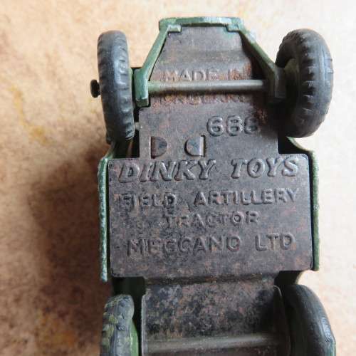 DINKY TOYS NO 688- FIELD ARTILLERY TRACTOR- ORIGINAL PAINT