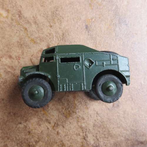DINKY TOYS NO 688- FIELD ARTILLERY TRACTOR- ORIGINAL PAINT