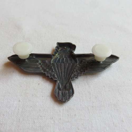 44 PARACHUTE BRIGADE GREY METAL BERET BADGE-APPROVED 1984- 2 PINS