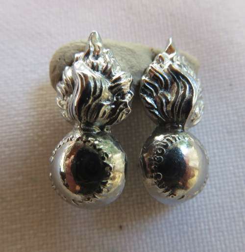 ARTILLERY CHROME MESS DRESS COLLAR BADGE PAIR-WORN POST 1976-PINS INTACT-MEASURES 20MM