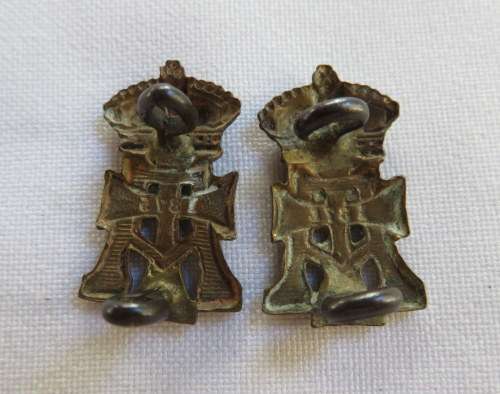 BOER WAR 19TH HUSSARS COLLAR BADGE PAIR-WORN PRE 1901-LUGS INTACT