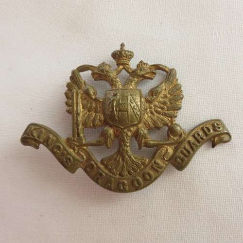 KINGS DRAGOONS GUARD 1ST PATTERN CAP BADGE- 2 LUGS-MEASURES 39X58 MM