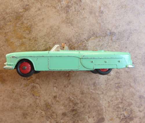 DINKY TOYS NO 132 PACKARD CONVERTIBLE GREEN-ORIGINAL PAINT-MEASURES 110MM