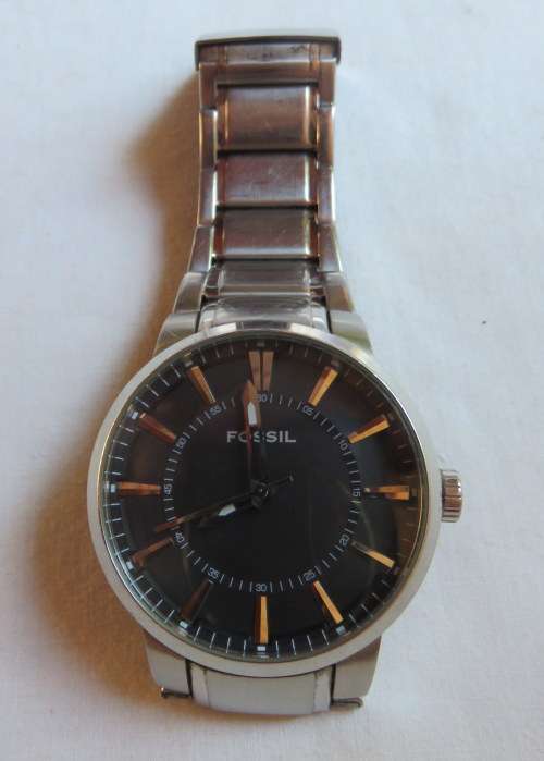 FOSSIL MENS WATCH-CASE WIDTH 48MM-CASE DEPTH 12MM-STAINLESS STEEL-METAL BRACELET-PUSH BUTTON DEPLAYM