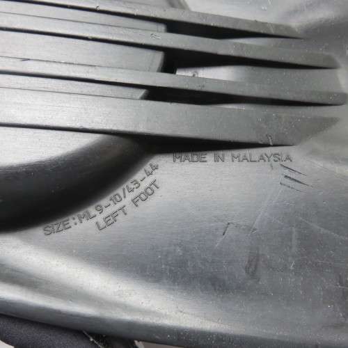 IFIN BODY BOARD FLIPPERS-SIZE ML 9-10/43-44-USED BUT GOOD CONDITION