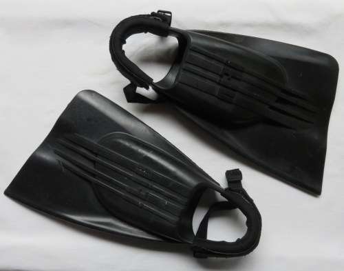 IFIN BODY BOARD FLIPPERS-SIZE ML 9-10/43-44-USED BUT GOOD CONDITION