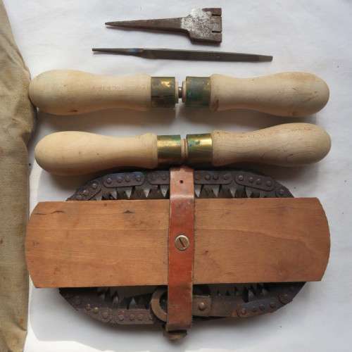 MILITARY ISSUE WILLYS JEEP HAND SAW IN CANVAS BAG-SCARCE ITEM-GOOD CONDITION