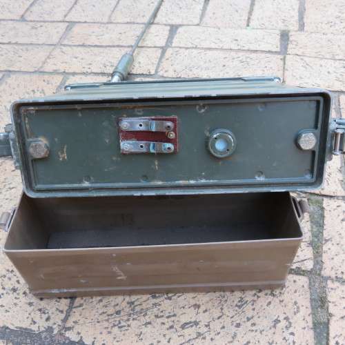 B-26 SADF VEHICLE & MENPACK RADIO IN SERVICE SINCE MID 1970'S-THEY ARE HF/SSB TRANSCEIVERS INTEN