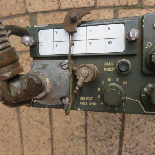 B-26 SADF VEHICLE & MENPACK RADIO IN SERVICE SINCE MID 1970'S-THEY ARE HF/SSB TRANSCEIVERS INTEN