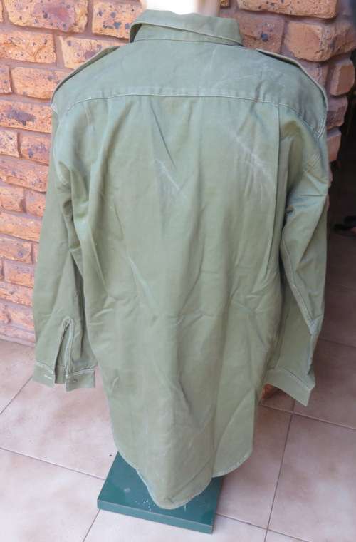 RHODESIAN OLIVE GREENS LONG SLEEVE SHIRT-SIZE EXTRA LARGE-MEASURES 60CM ARMPIT TO ARMPIT-VERY GOOD C