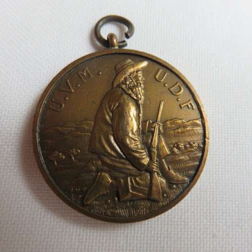 UNION DEFENCE FORCE MEDALLION -DIAMETER 28MM