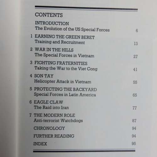 GREEN BERETS- US SPECIAL FORCES-96 PAGES-1ST EDITION PUBLISHED 1986