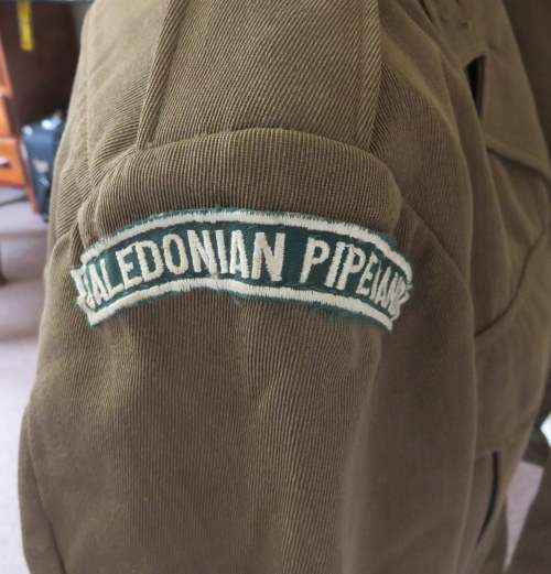 ORIGINAL MILITARY ISSUE BUNNY JACKET WITH MILITARY AND PURE WOOL LABELS-SIZE MEDIUM-MEASURES 50CM A