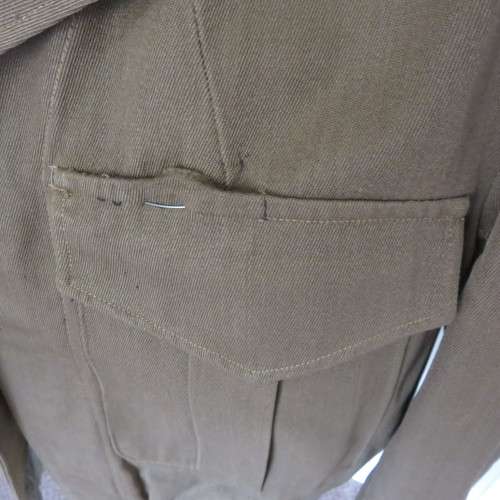 ORIGINAL MILITARY ISSUE BUNNY JACKET WITH MILITARY AND PURE WOOL LABELS-SIZE MEDIUM-MEASURES 50CM AR