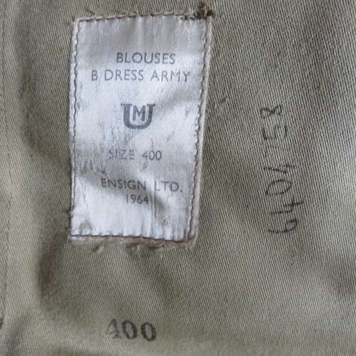 ORIGINAL MILITARY ISSUE BUNNY JACKET WITH MILITARY & PURE WOOL LABELS-SIZE MEDIUM-MEASURES 54CM ARMP