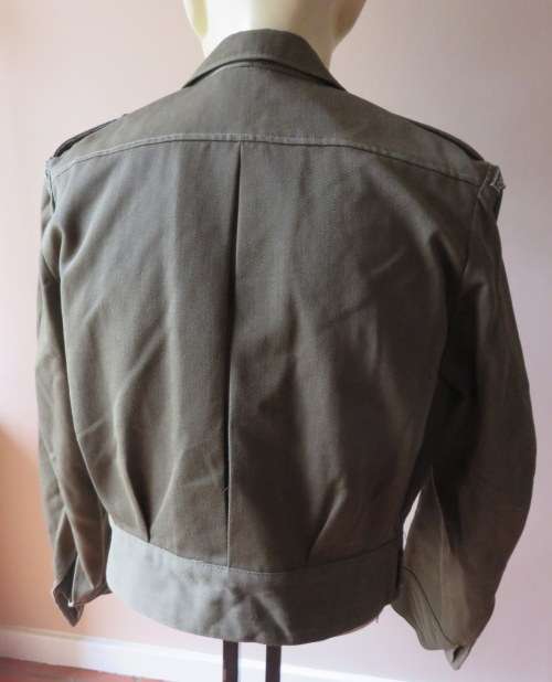 ORIGINAL MILITARY ISSUE BUNNY JACKET WITH MILITARY AND PURE WOOL LABELS-SIZE  MEDIUM-MEASURES 55CM A