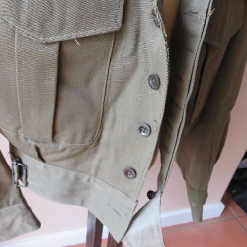 ORIGINAL MILITARY ISSUE BUNNY JACKET WITH MILITARY AND PURE WOOL LABELS-SIZE  MEDIUM-MEASURES 55CM A