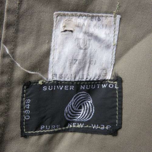 ORIGINAL MILITARY ISSUE BUNNY JACKET-MILITARY LABEL AS WELL AS PURE WOOL LABEL-SIZE MEDIUM-MEASURES