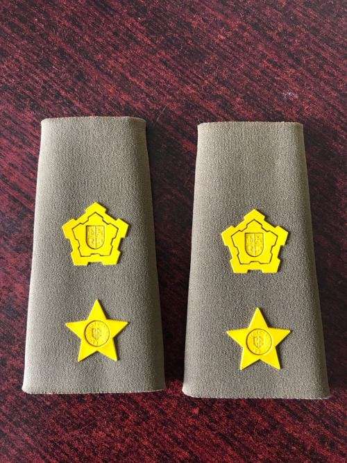 RUBBERISED RANK PAIR FOR COMMANDANT-1980'S-1996