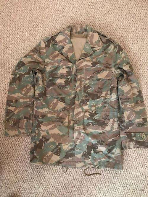32 BATTALION WINTER PATTERN CAMO JACKET-SIZE SMALL-MEASURES 50CM ARMPIT TO ARMPIT-USED BUT GOOD COND